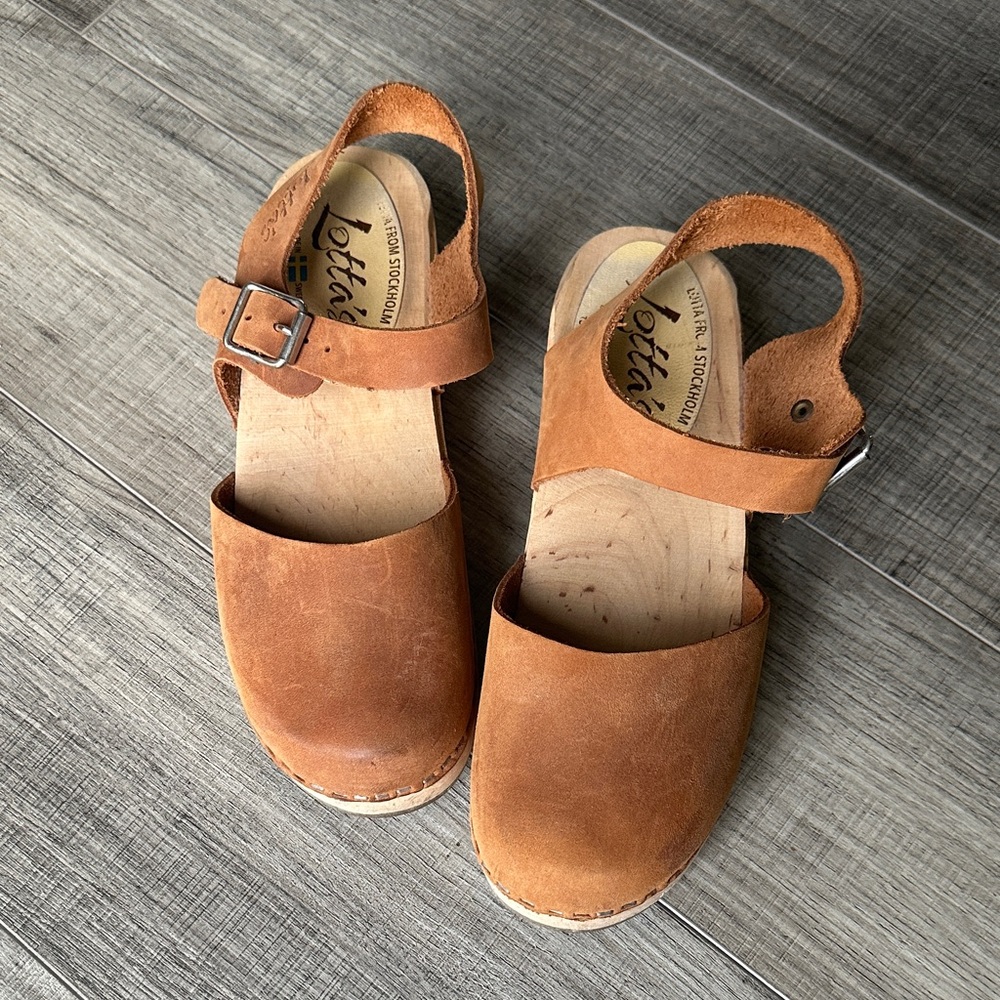 Lotta From Stockholm low wood Brown oiled nubuck clogs. Uk size-37